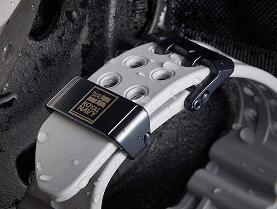 特価正規品G-SHOCK GWF-A1000RN-8AJR ROYAL NAVY 腕時計(デジタル)